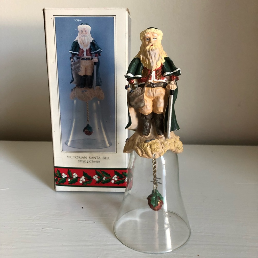 Novelino Vintage Victorian Santa Bell
